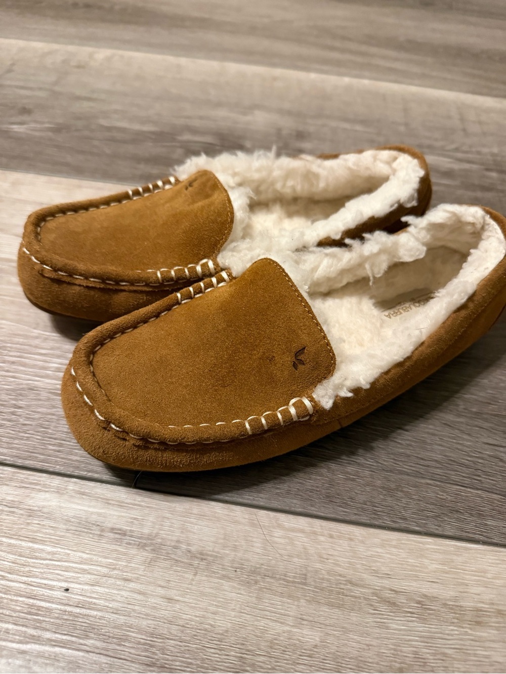 Koolaburra Chestnut Suede Moccasin Slippers with Ivory Faux-Shearling